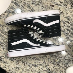 Men’s 7.5 women’s 9 High Top Vans